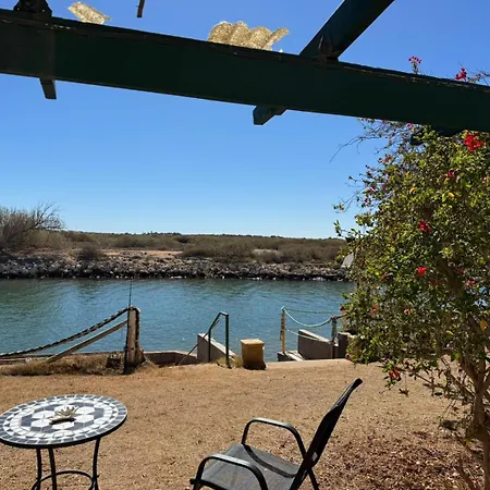 Pelican Point Waterfront Resort Carnarvon Exterior photo