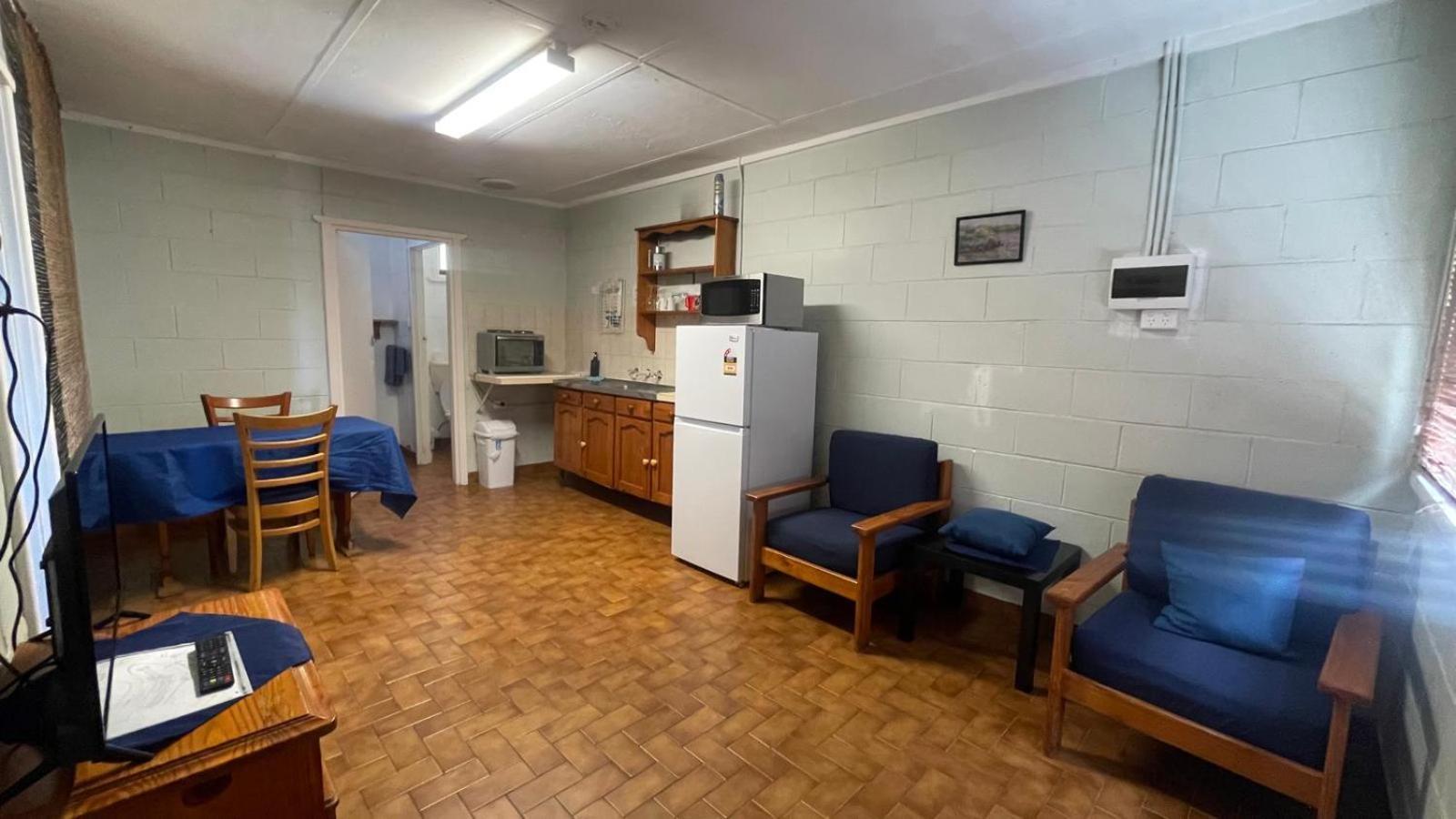 Pelican Point Waterfront Aparthotel Carnarvon